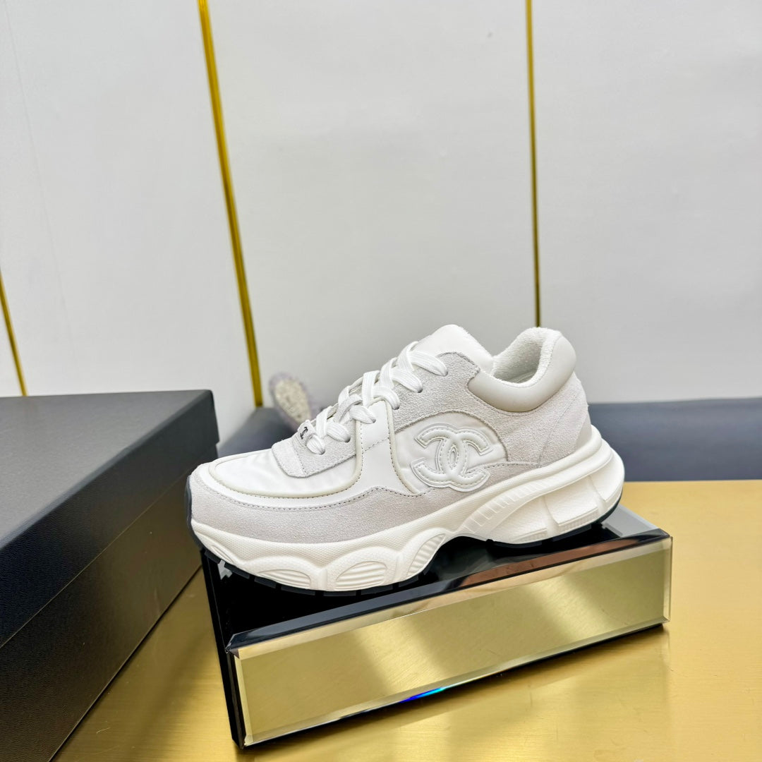 CHANEL SNEAKER IN PALE GRAY SUEDE AND MESH