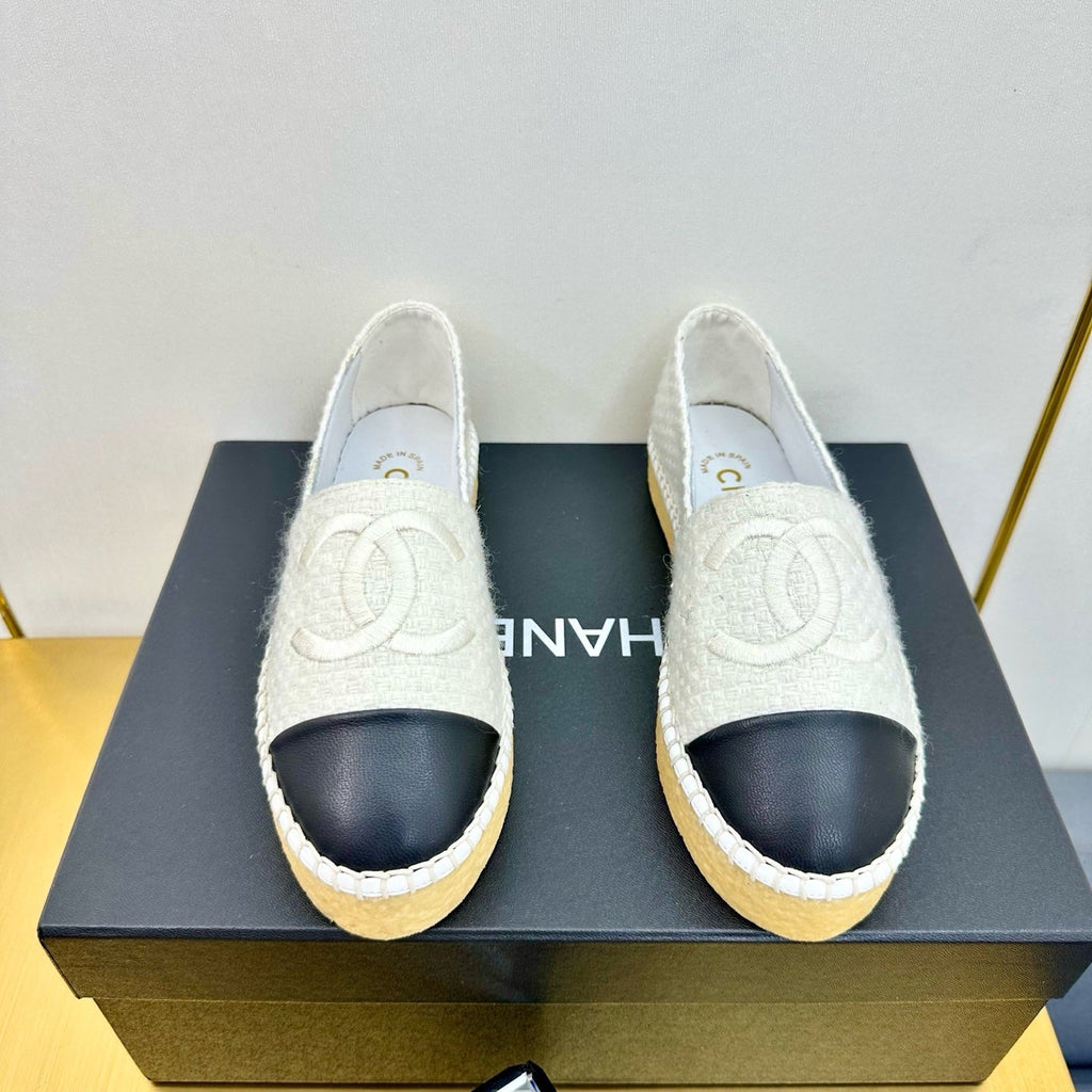 CHANEL ESPADRILLES PLATFORM 25S IN WHITE TWEED MIX BLACK CALFSKIN