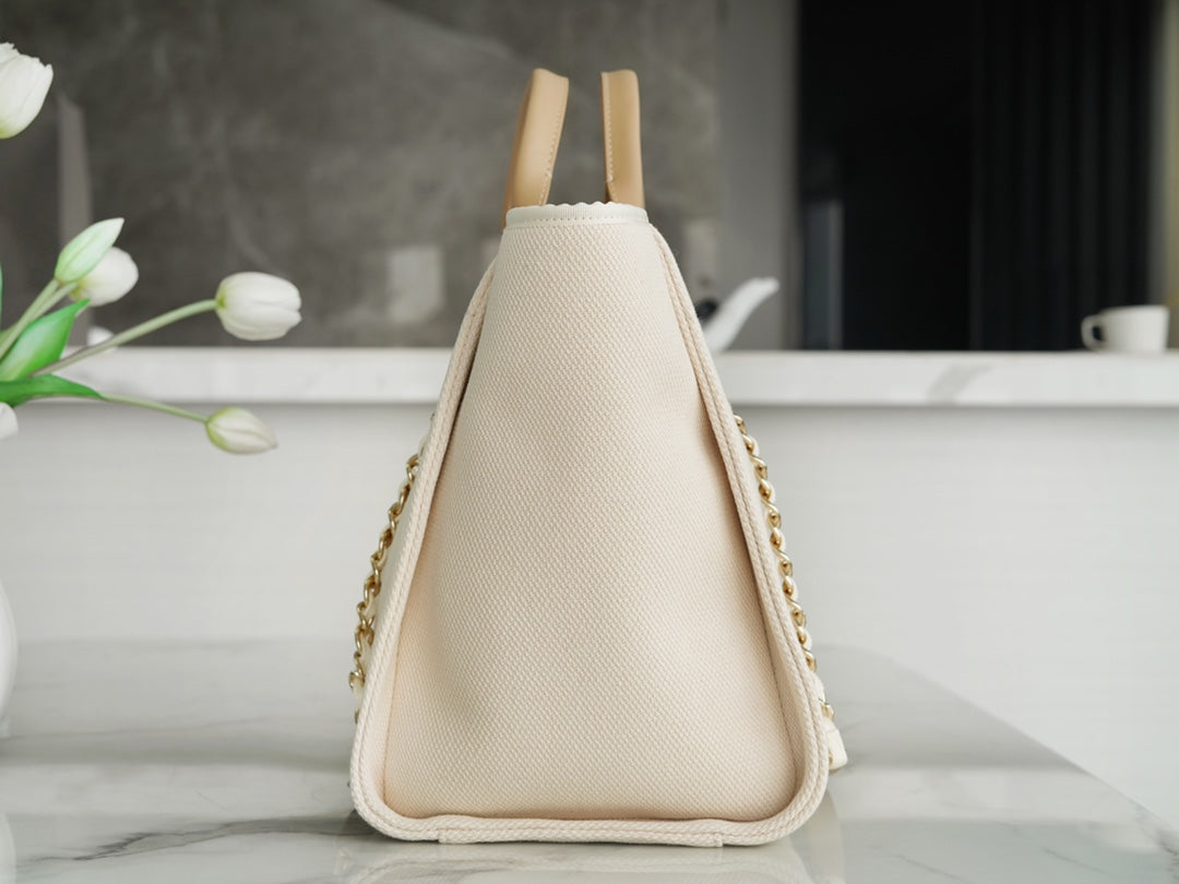 CHANEL TOTE BAG 39 ATTACHED PEARL LOGO IN BEIGE CANVAS GOLD HARDWARE