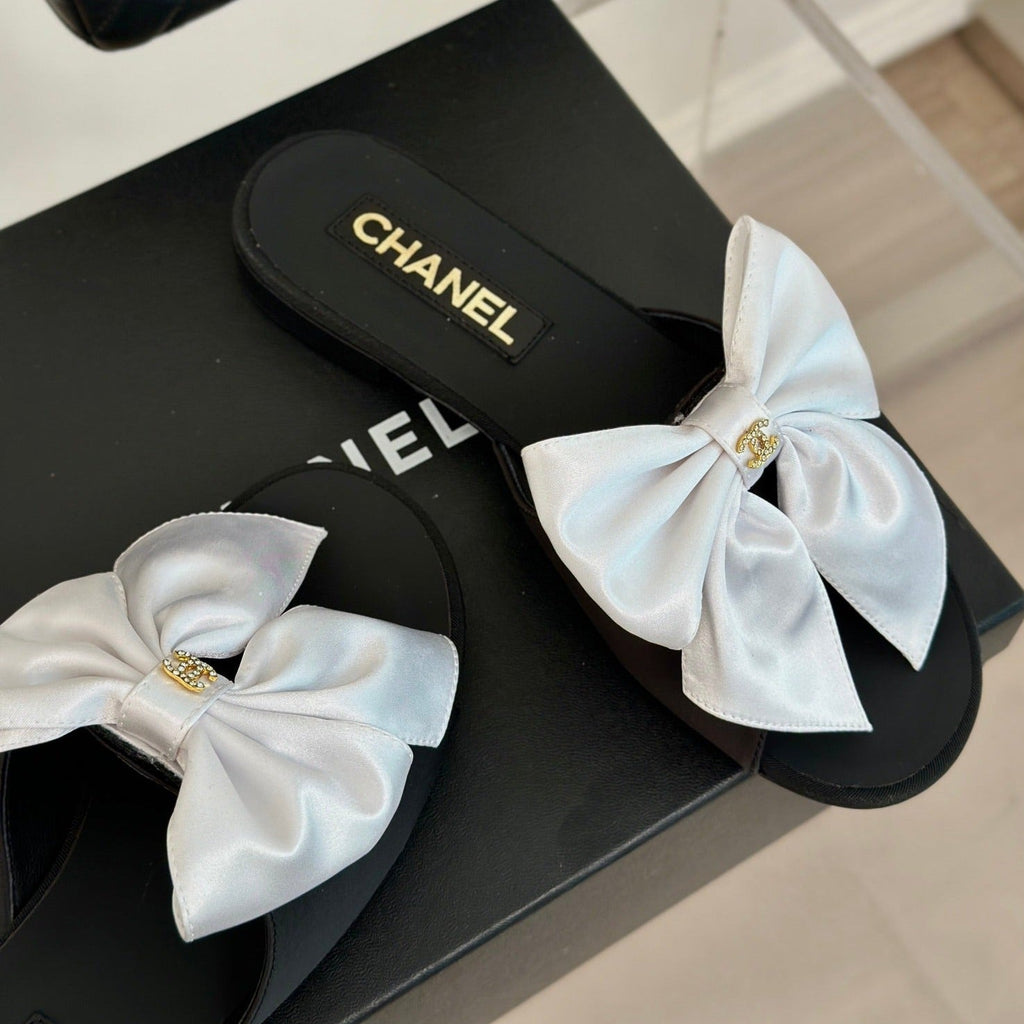 CHANEL Double  big bow flat sandals Sheepskin White Black