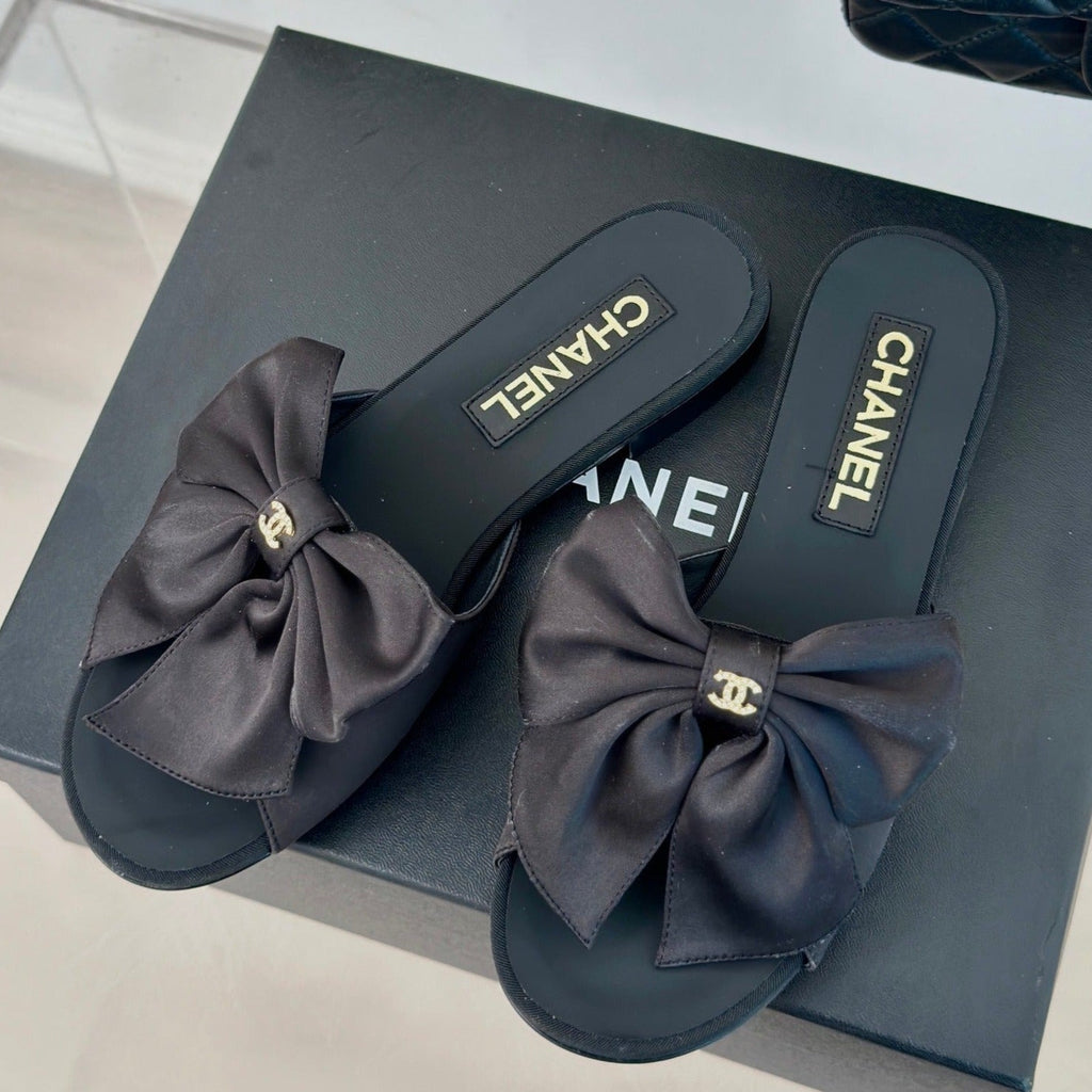 CHANEL Double  big bow flat sandals Sheepskin Black