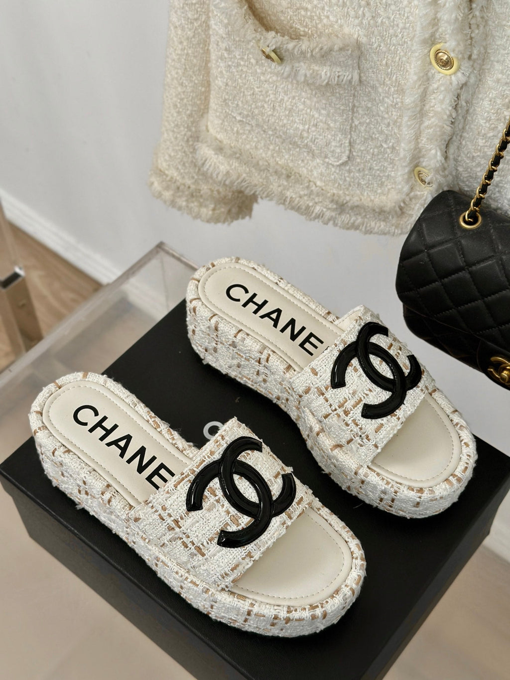 CHANEL CLASSIC SLIPPERS THICK SOLE IN WHITE MIX BROWN TWEED