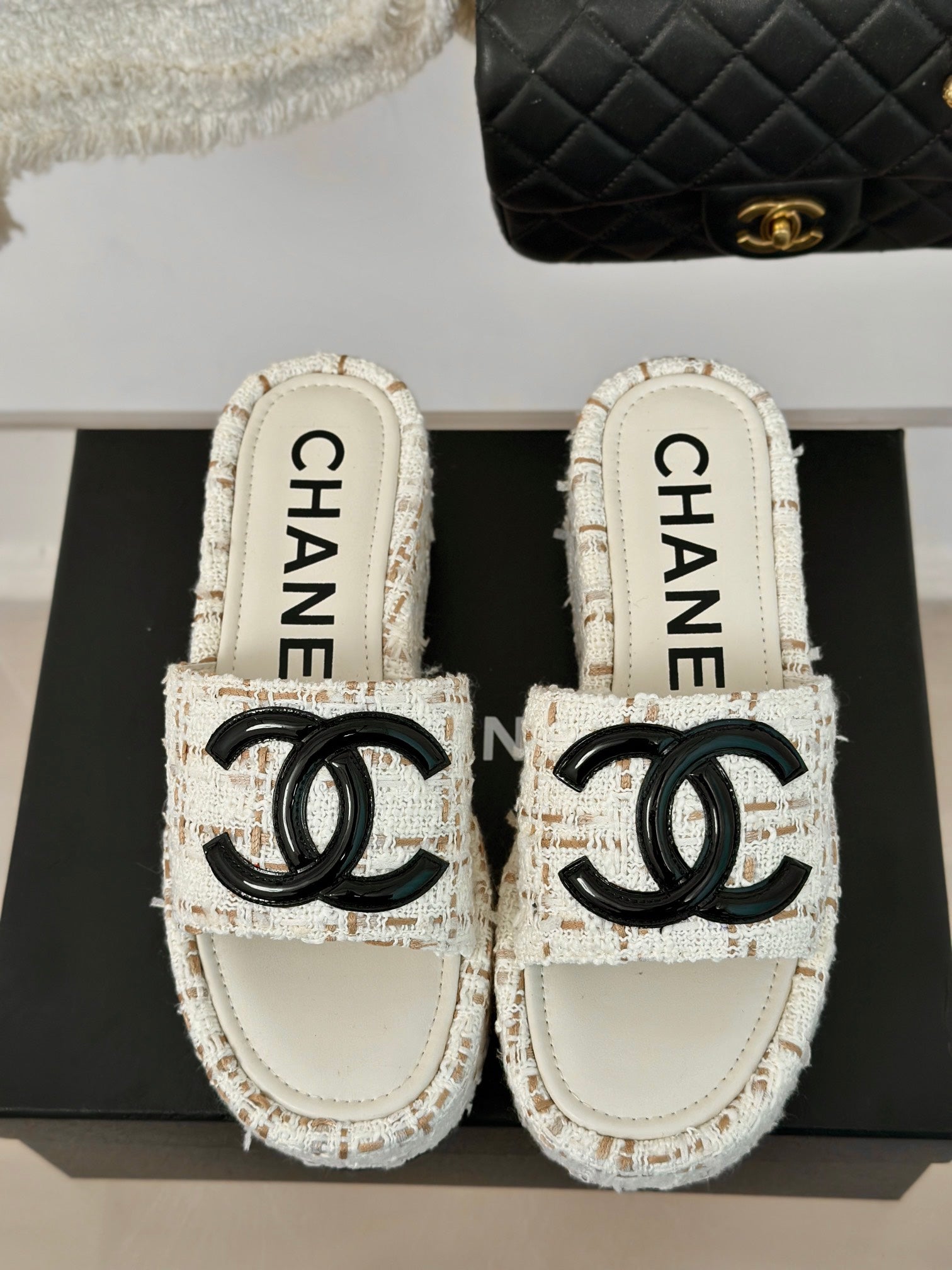 CHANEL CLASSIC SLIPPERS THICK SOLE IN WHITE MIX BROWN TWEED