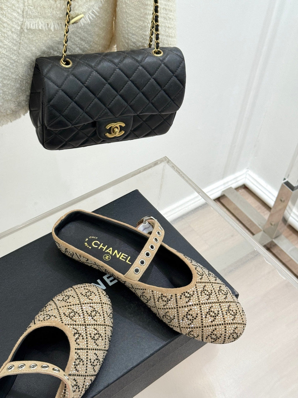 CHANEL FLAT MULES 25SS IN BEIGE EMBELLISHED WITH RHINESTONES