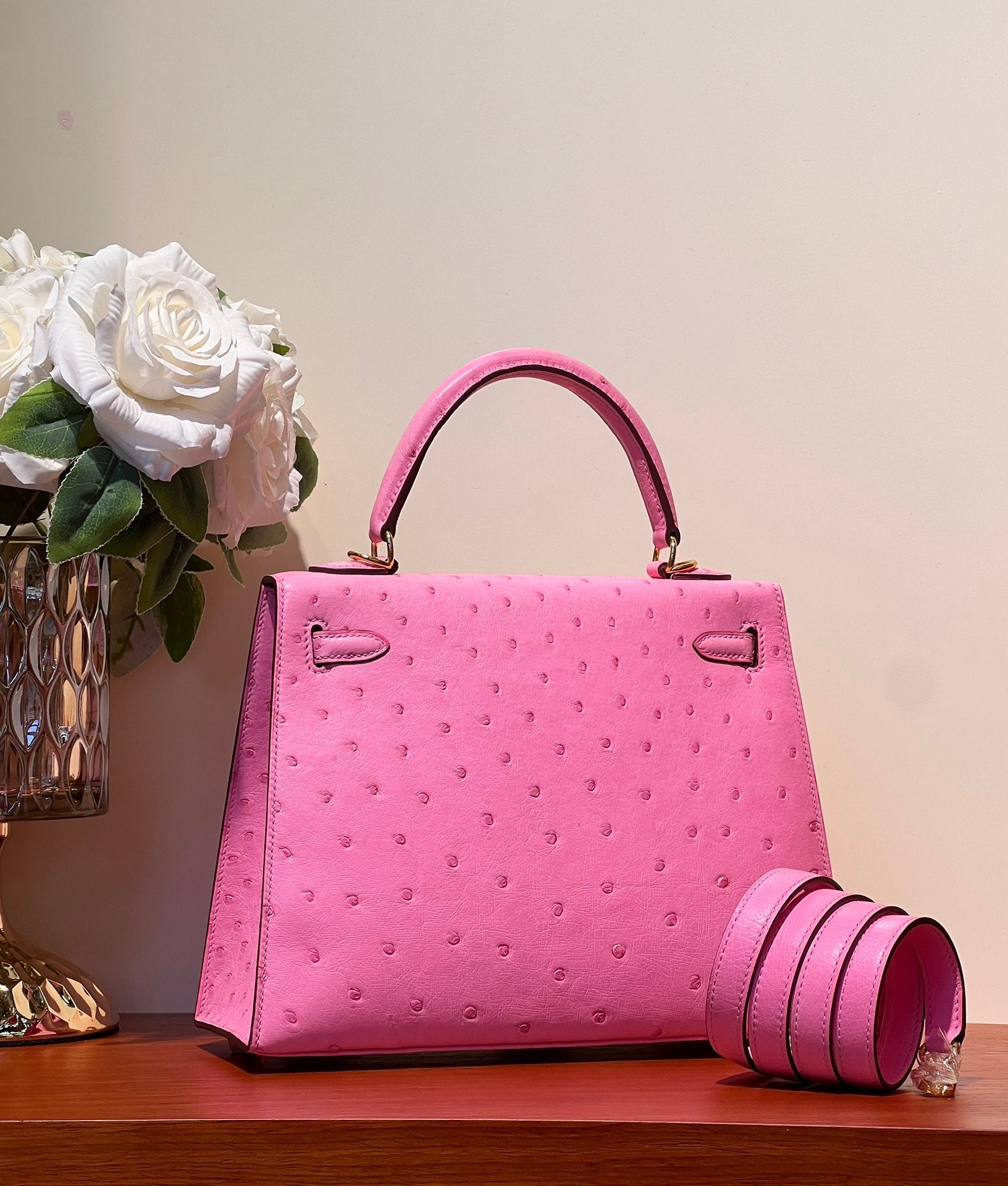 HERMES KELLY SELLIER 25 BAG IN DOLL PINK OSTRICH LEATHER WITH GOLD HARDWARE