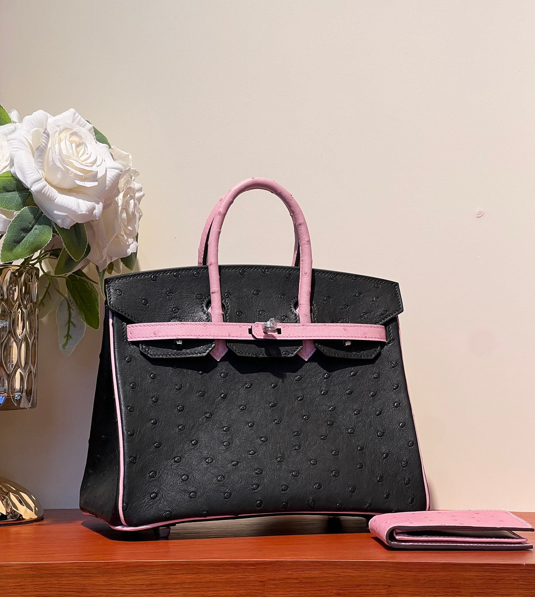HERMES KELLY  SELLIER 25 BAG IN BLACK MIX BABY PINK OSTRICH LEATHER