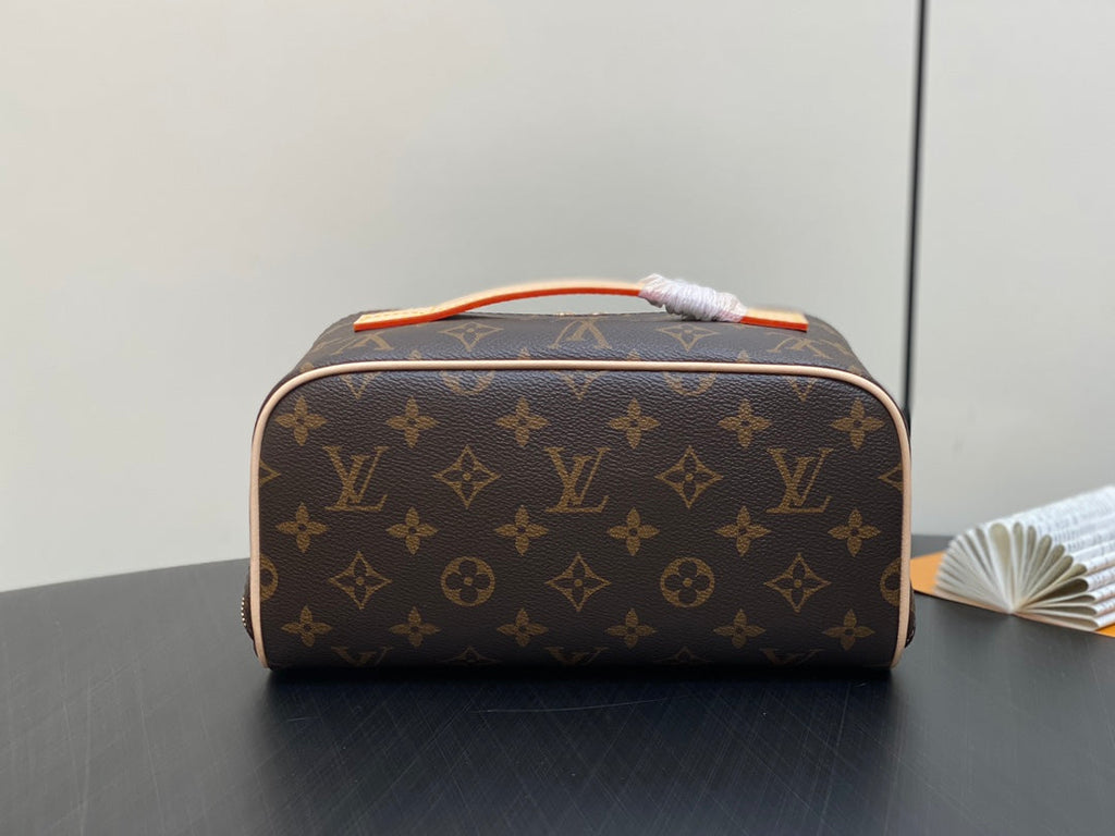 LOUIS VUITTON TOILETRY BAG 24 IN BROWN MONOGRAM CANVAS