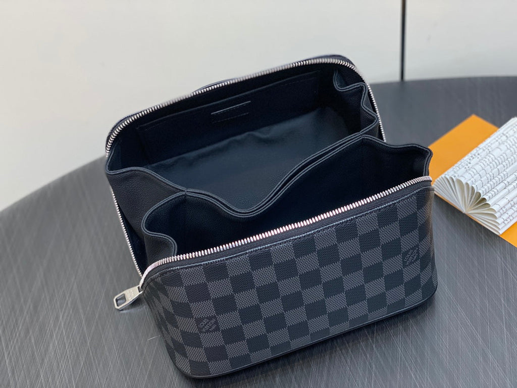 LOUIS VUITTON TOILETRY BAG 24 IN BLACK DAMIER GRAPHITE CANVAS
