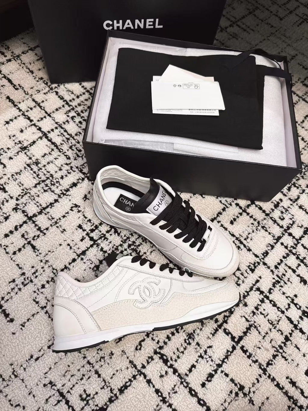 CHANEL TRAINERS SNEAKER IN WHITE CALFSKIN AND SUEDE