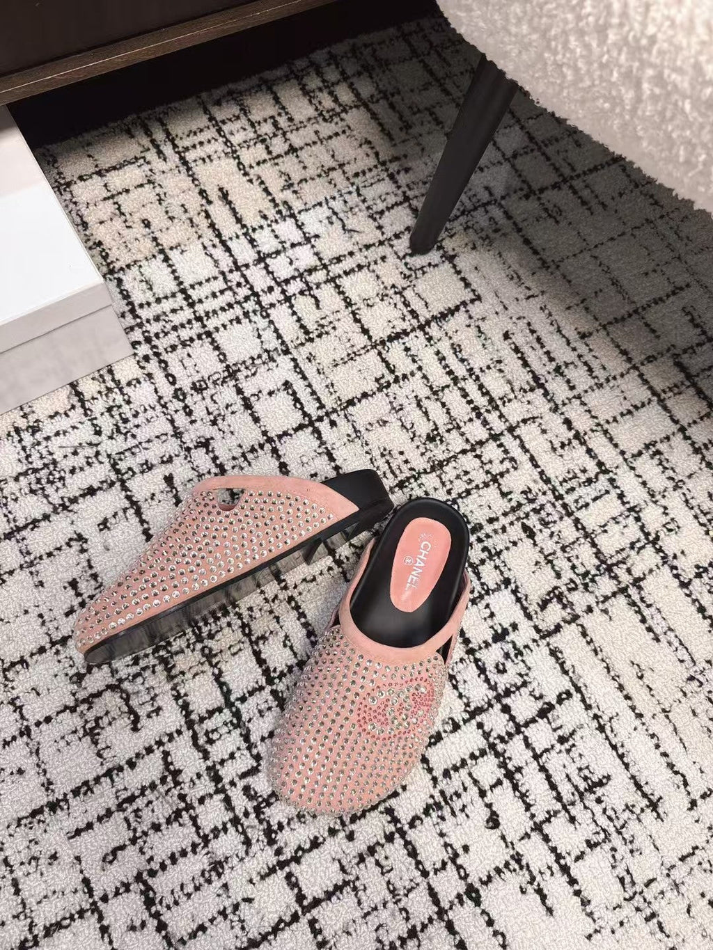 CHANEL FLAT MULE IN LIGHT PINK SUEDE WITH CRYSTALS