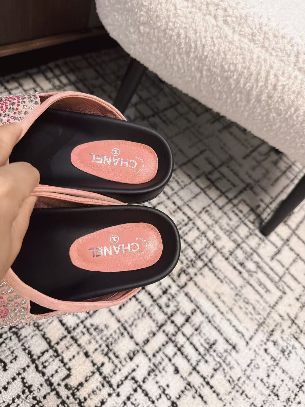 CHANEL FLAT MULE IN LIGHT PINK SUEDE WITH CRYSTALS
