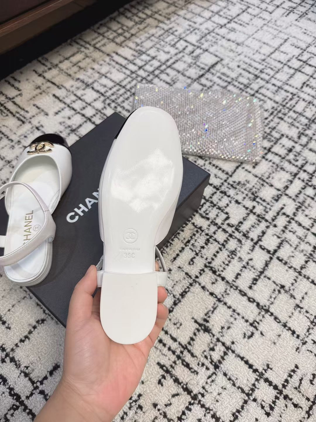 CHANEL FLAT SLINGBACKS IN WHITE MIX BLACK CALFSKIN