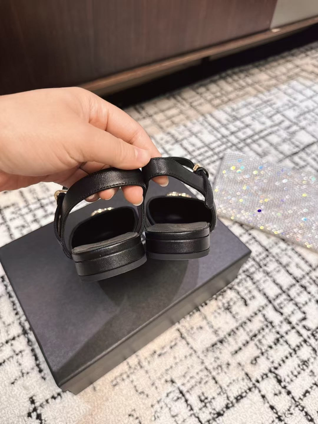 CHANEL FLAT SLINGBACKS IN BLACK CALFSKIN