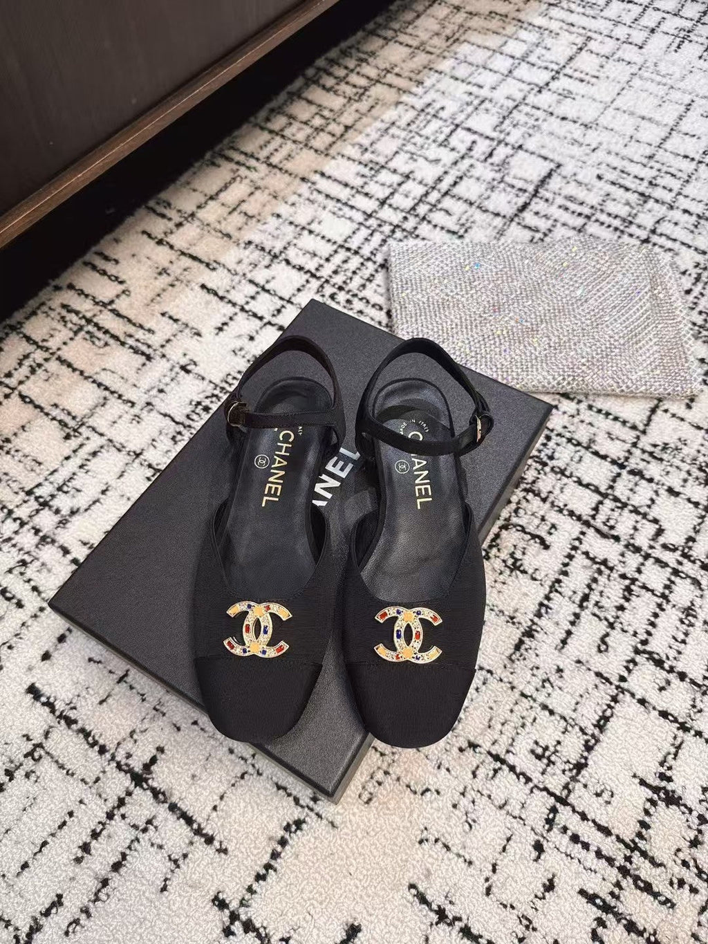 CHANEL FLAT SLINGBACKS IN BLACK FABRIC