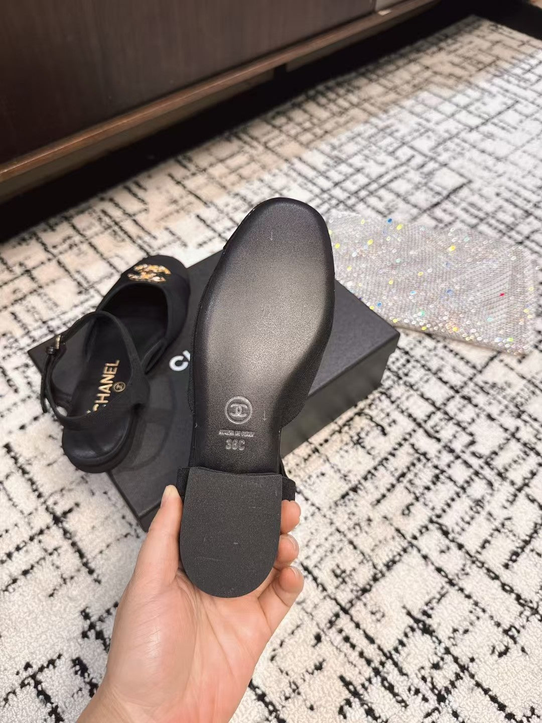 CHANEL FLAT SLINGBACKS IN BLACK FABRIC