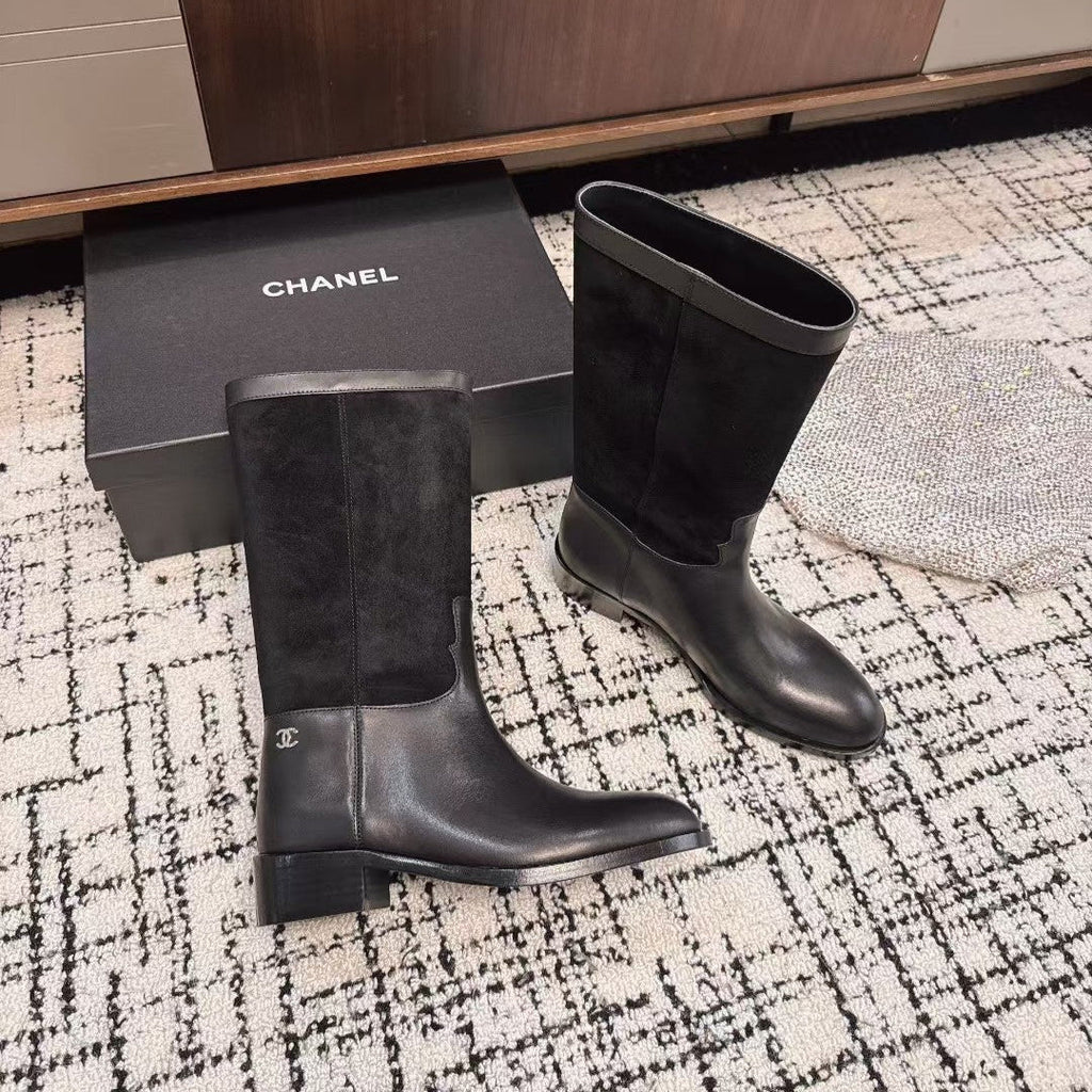 CHANEL BOOTS IN BLACK SUEDE AND CALFSKIN 393518