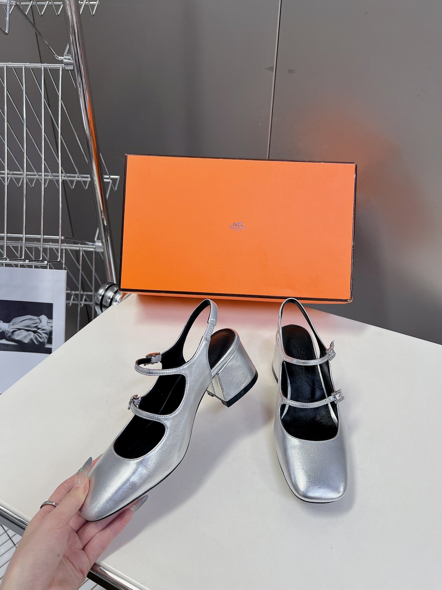 HERMES JACKIE 50 PUMP SILVER LAMBSKIN