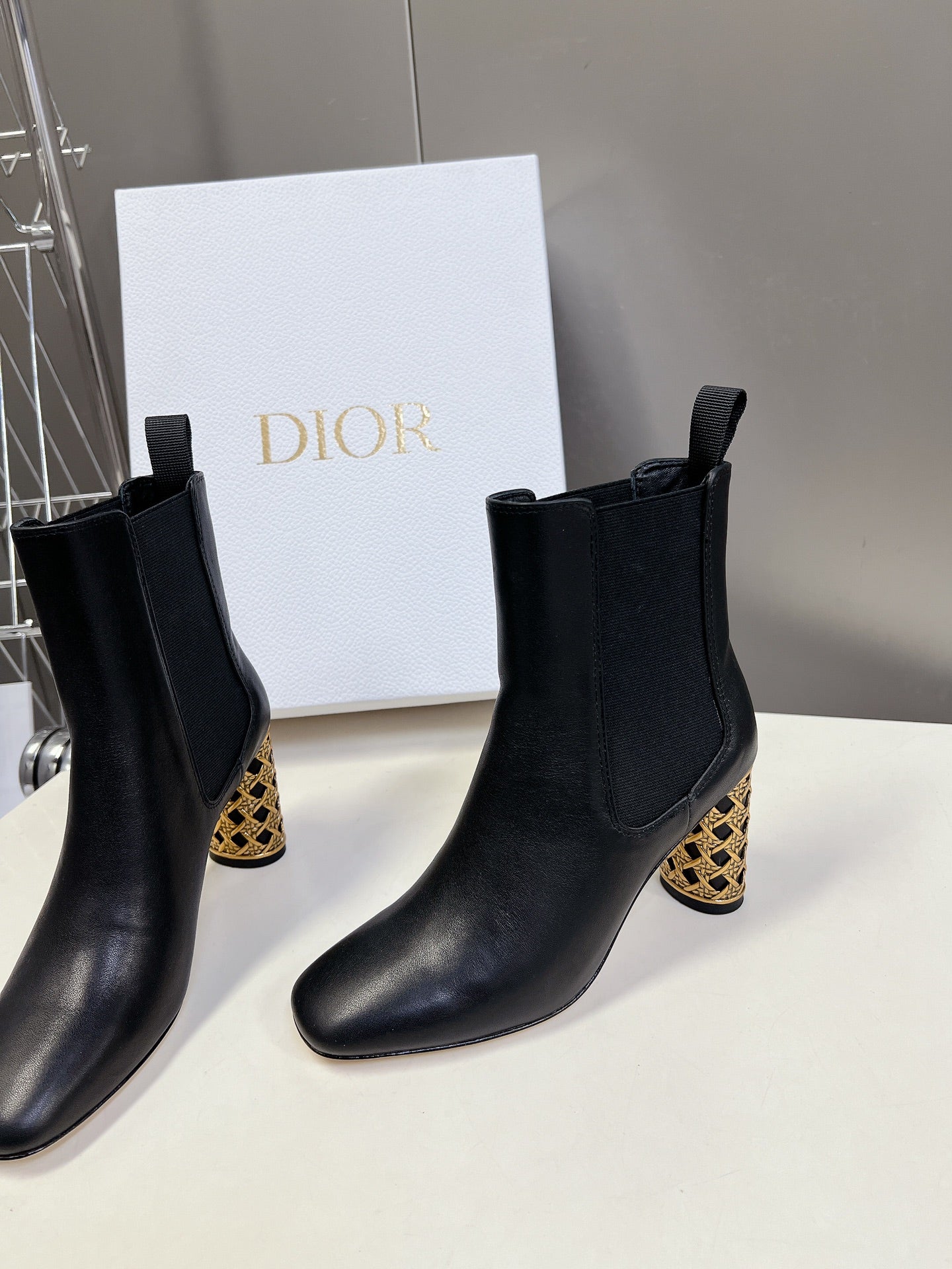 DIOR ICON HEELED ANKLE BOOT BLACK CALFSKIN 8 CM