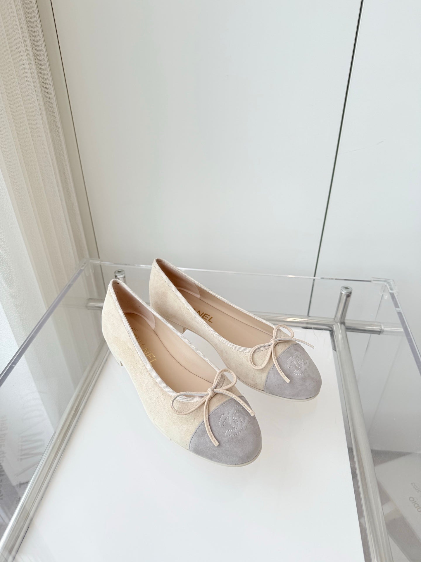 CHANEL BALLET FLAT IN DOVE GRAY MIX PALE YELLOW SUEDE