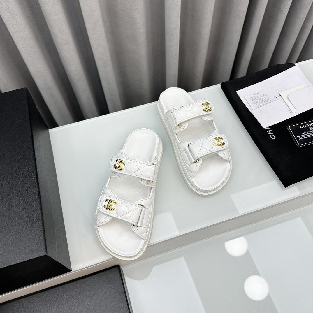 CHANEL dad sandals white patent lambskin mules