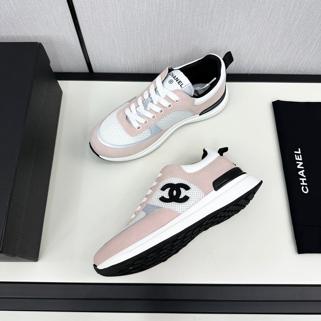 CHANEL SNEAKER IN LIGHT PINK SUEDE AND WHITE BREATHABLE MESH