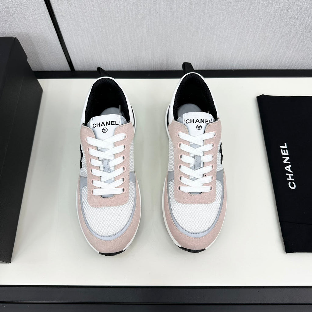 CHANEL SNEAKER IN LIGHT PINK SUEDE AND WHITE BREATHABLE MESH