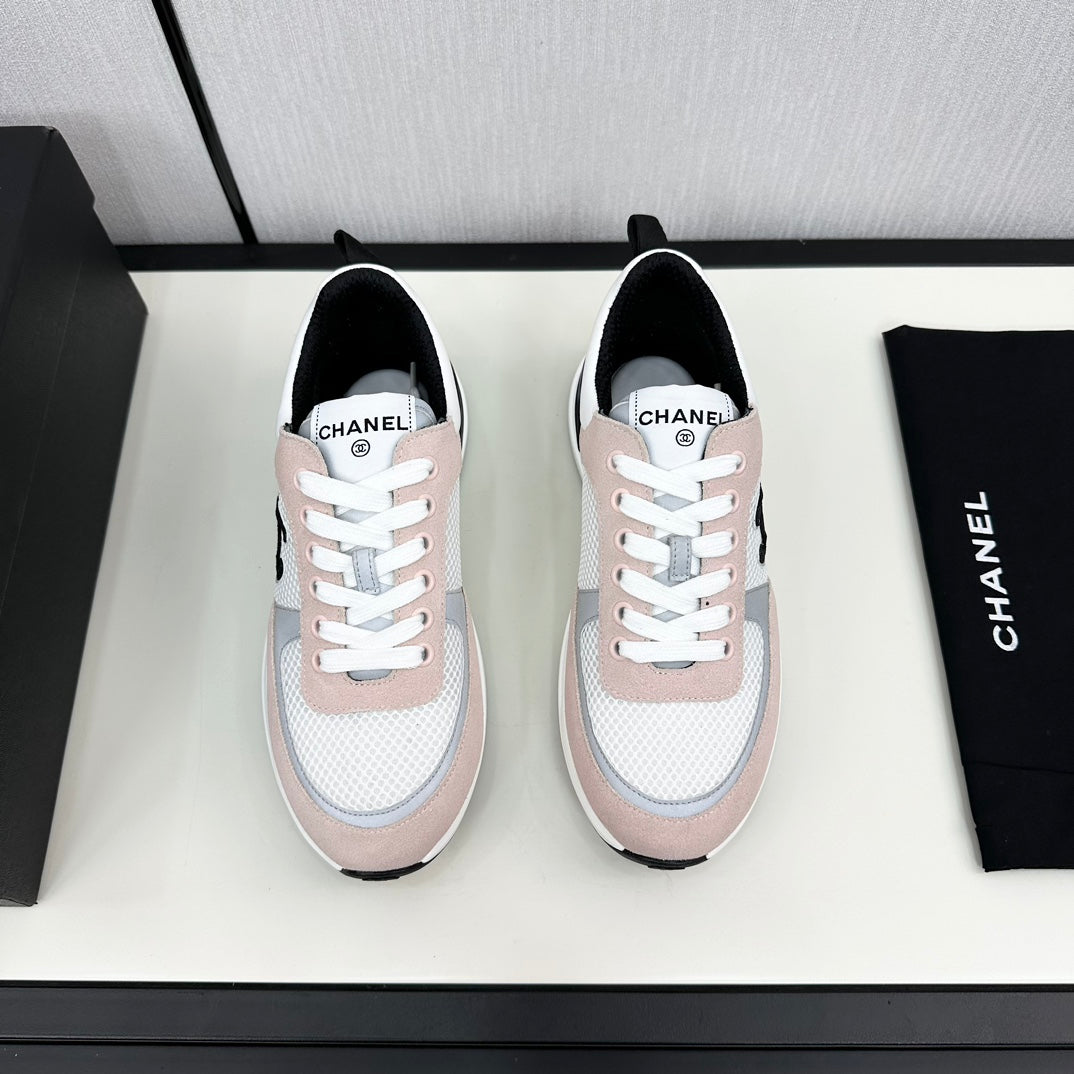 CHANEL SNEAKER IN LIGHT PINK SUEDE AND WHITE BREATHABLE MESH