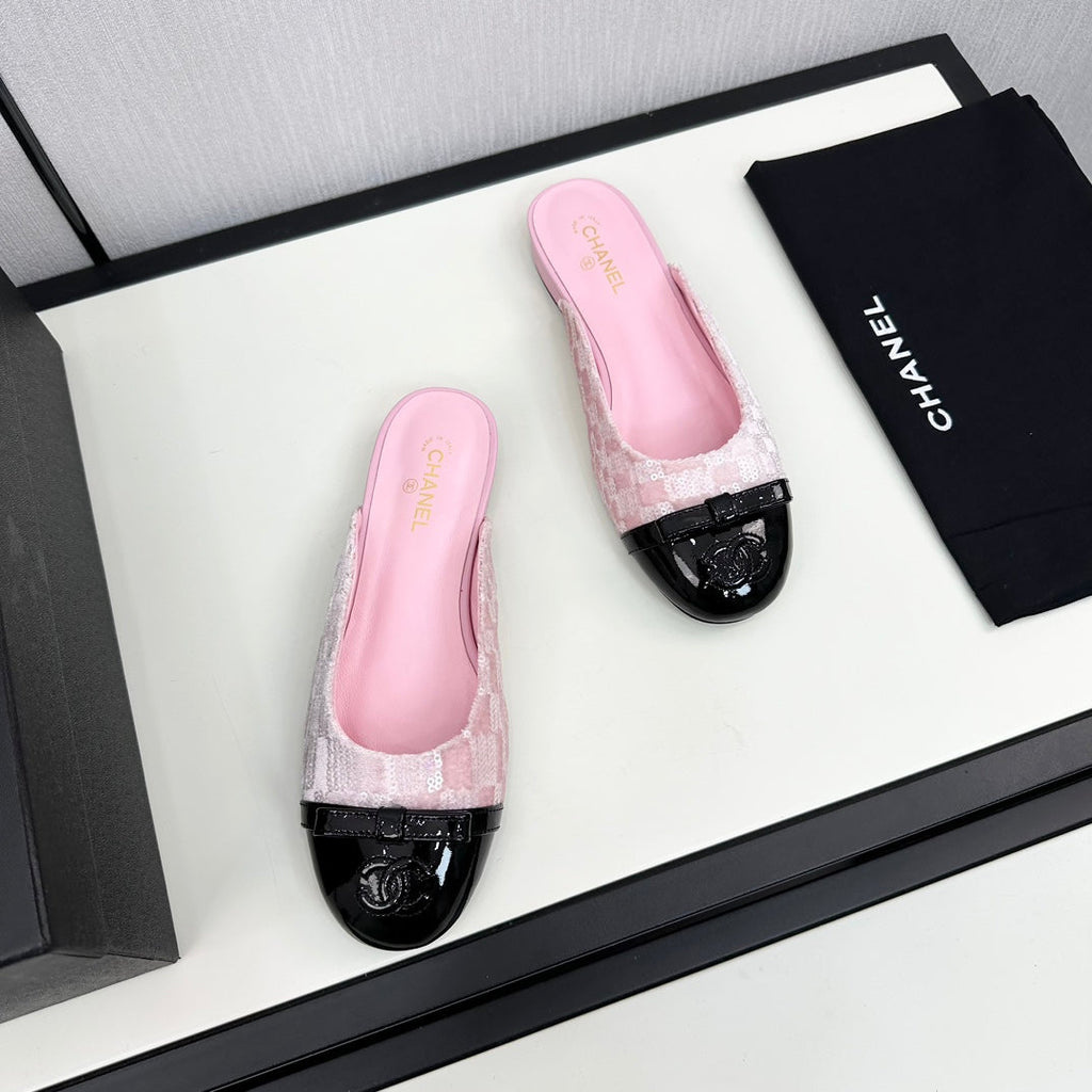 CHANEL BOW MULE IN LIGHT PINK FABRIC AND BLACK CALFSKIN