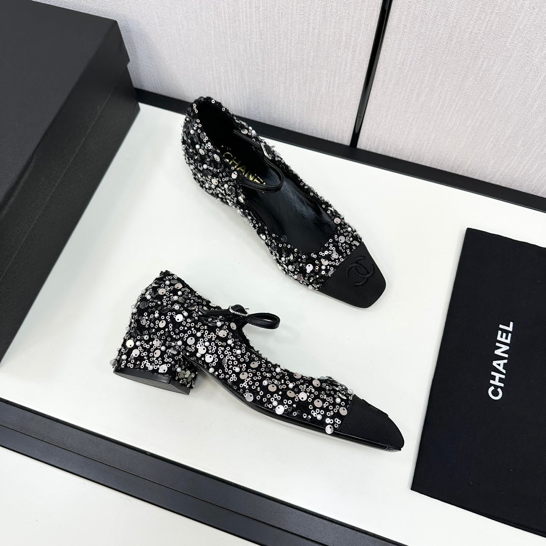CHANEL MARY JANE IN BLACK SEQUINS AND VELVET