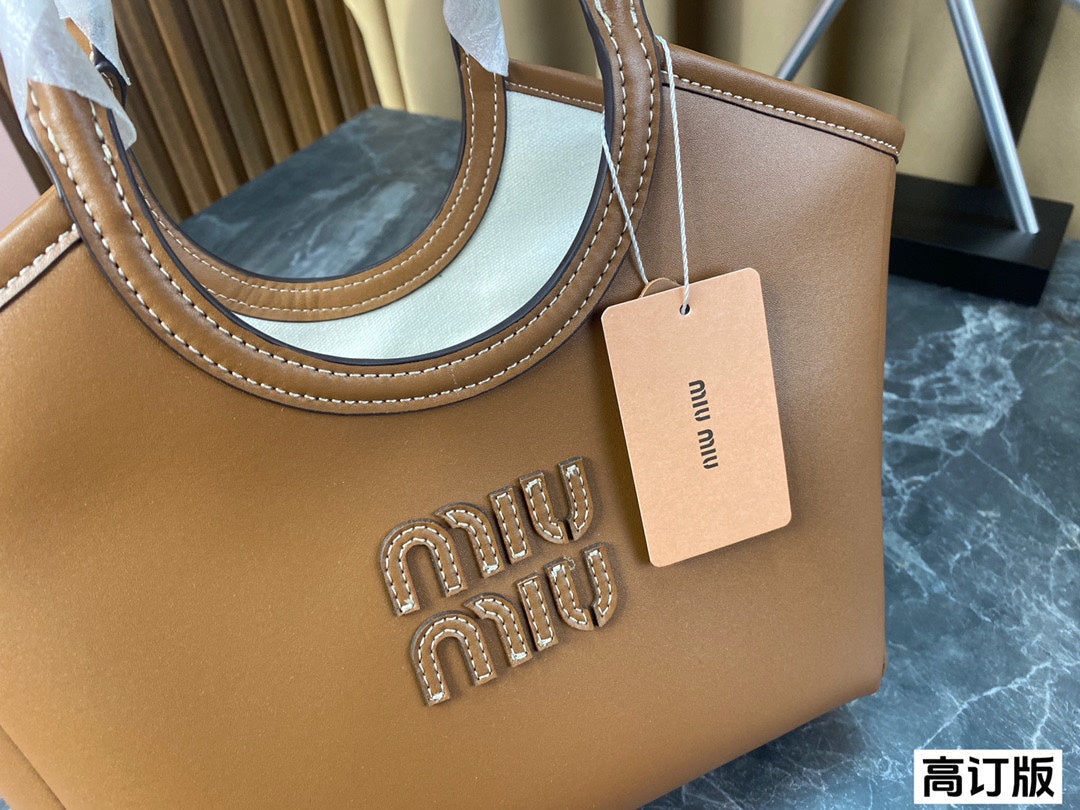 LARGE HOBO 27 TOTE IN CARAMEL BROWN CALFSKIN