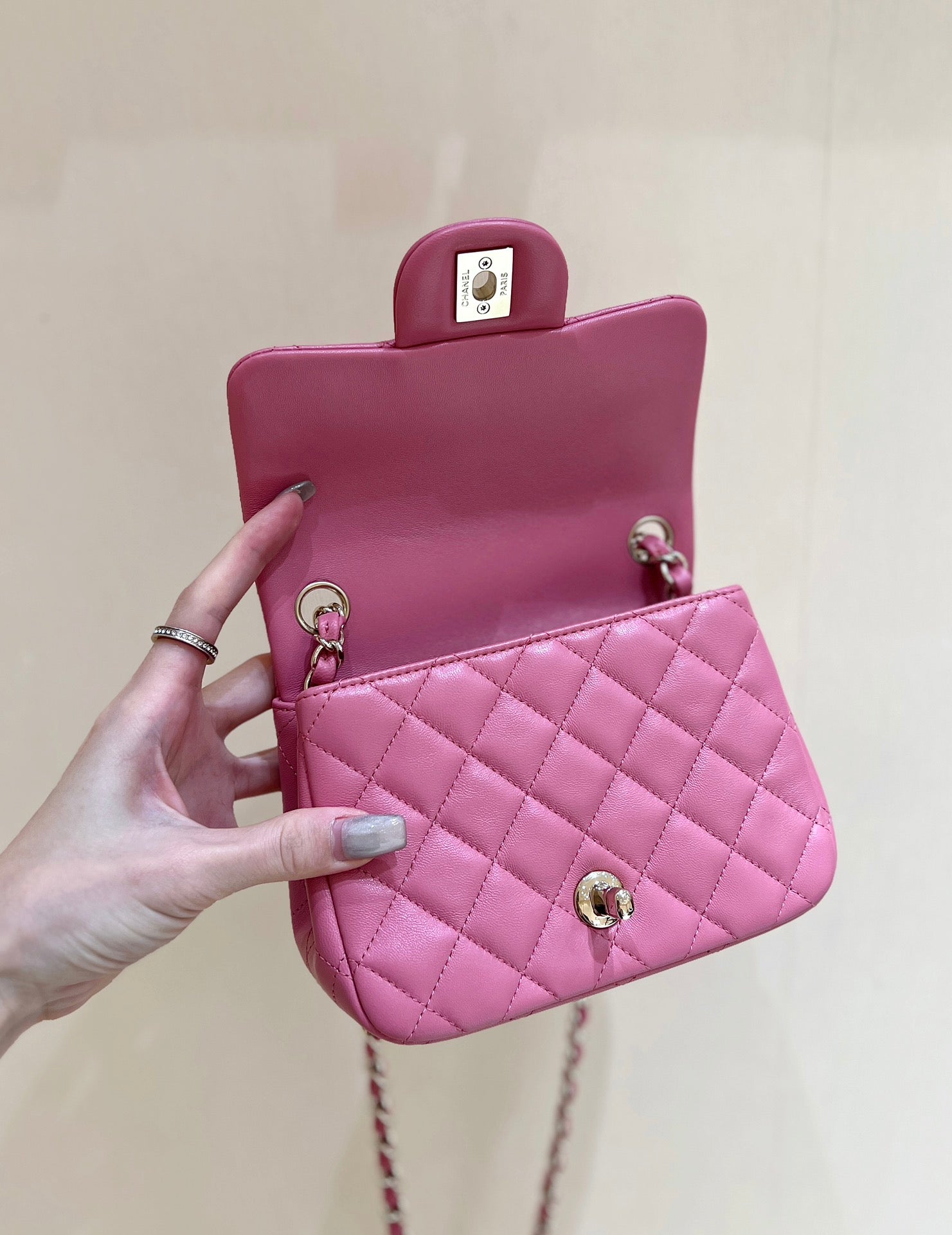 CHANEL 25S FLAP BAG 17 CM IN PINK LAMBSKIN WITH GOLD HARDWARE