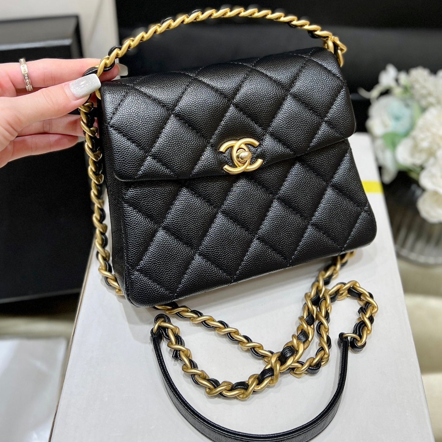 CHANEL 25S  TOTE CROSSBODY BAG 19 IN BLACK CALFSKIN WITH METAL HANDLE