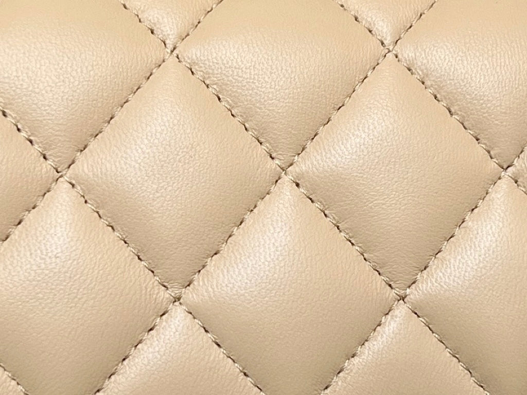 CHANEL 25S FLAP BAG 20 CM IN LIGHT BEIGE LAMBSKIN WITH GOLD HARDWARE