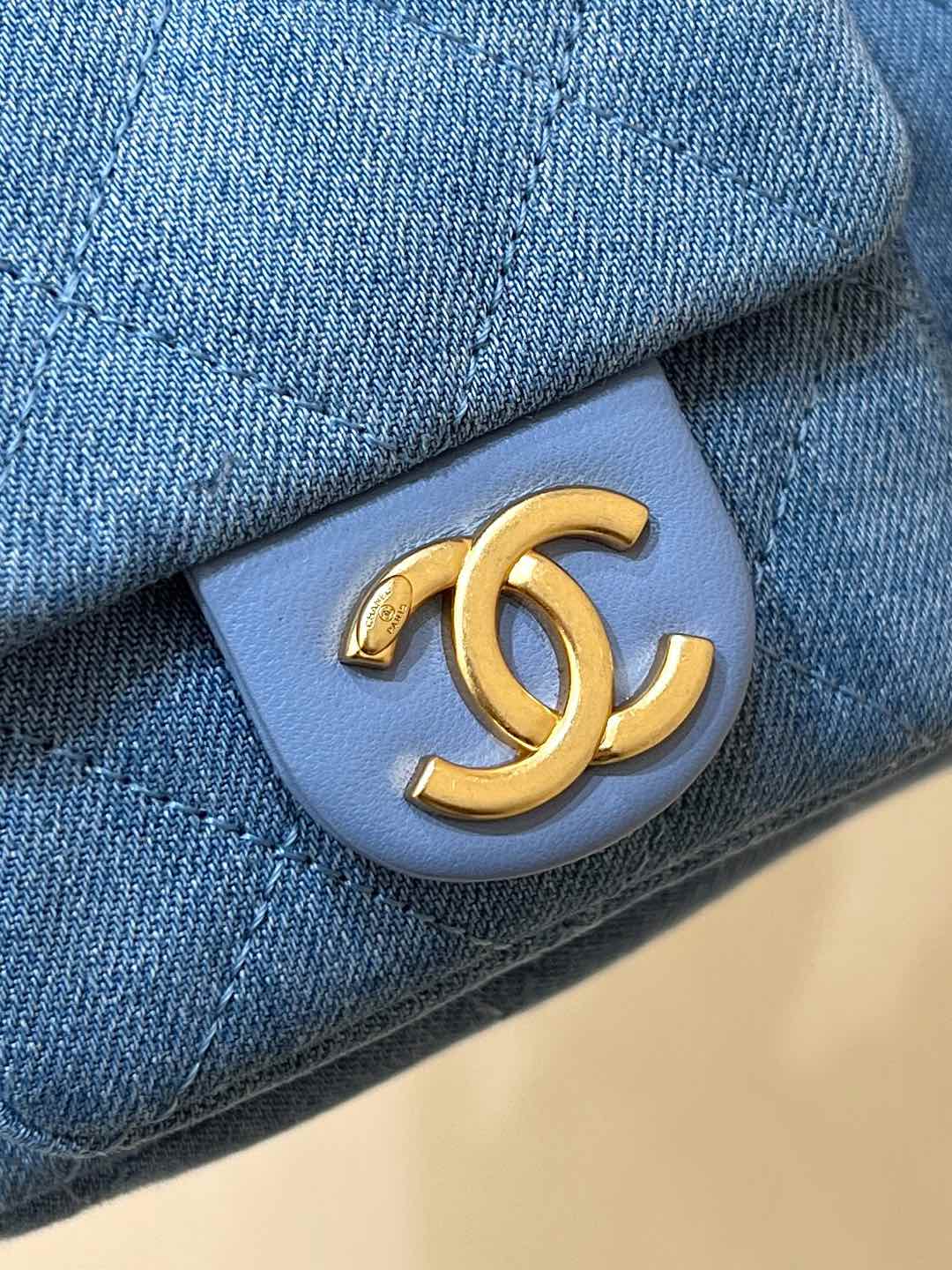 CHANEL 25S MEDIUM HOBO BAG 31 IN LIGHT BLUE DENIM GOLD HARDWARE