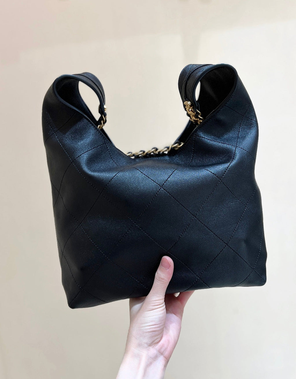 CHANEL QUILTED SMALL HOBO BAG 27 IN BLACK LAMBSKIN GOLD HARDWARE