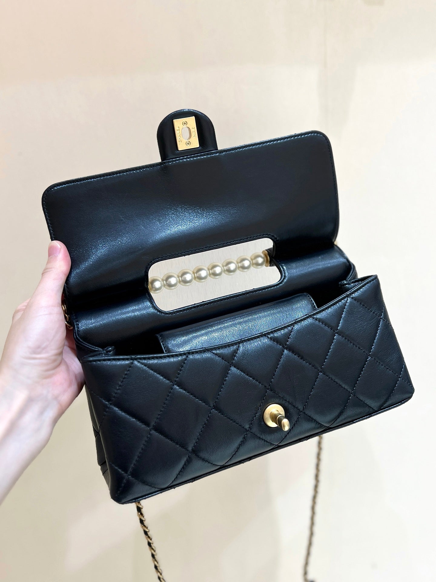 CHANEL PEARL TOP HANDLE BAG 25 IN BLACK LAMBSKIN GOLD HARDWARE