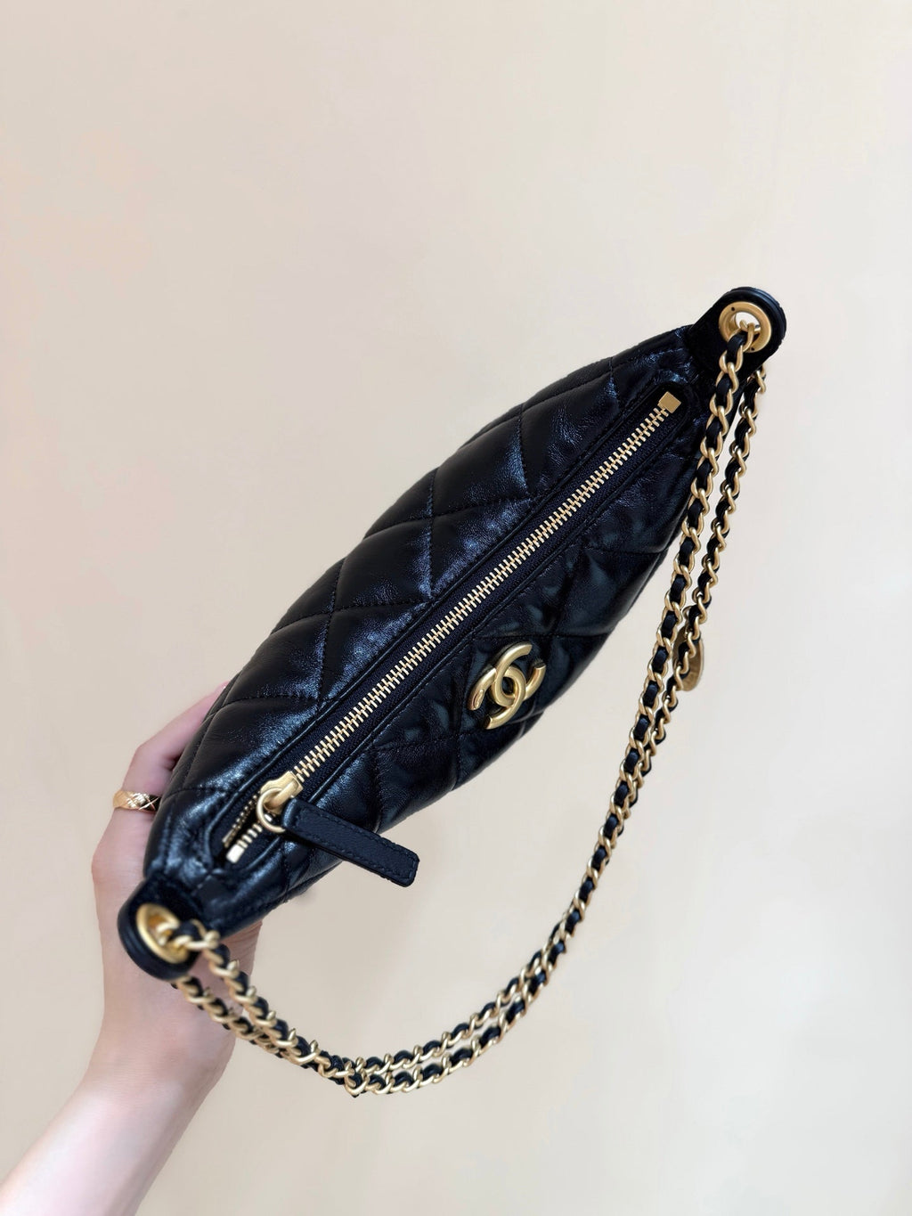 CHANEL QUILTED HOBO SHOULDER BAG 26 IN BLACK GLOSSY LAMBSKIN