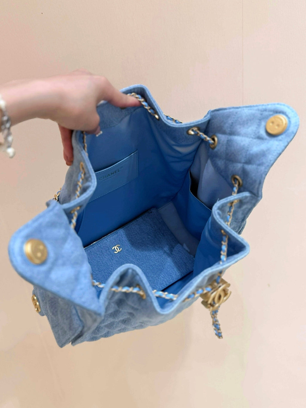 CHANEL 25 HANDBAG 40 IN BLUE DENIM GOLD HARDWARE