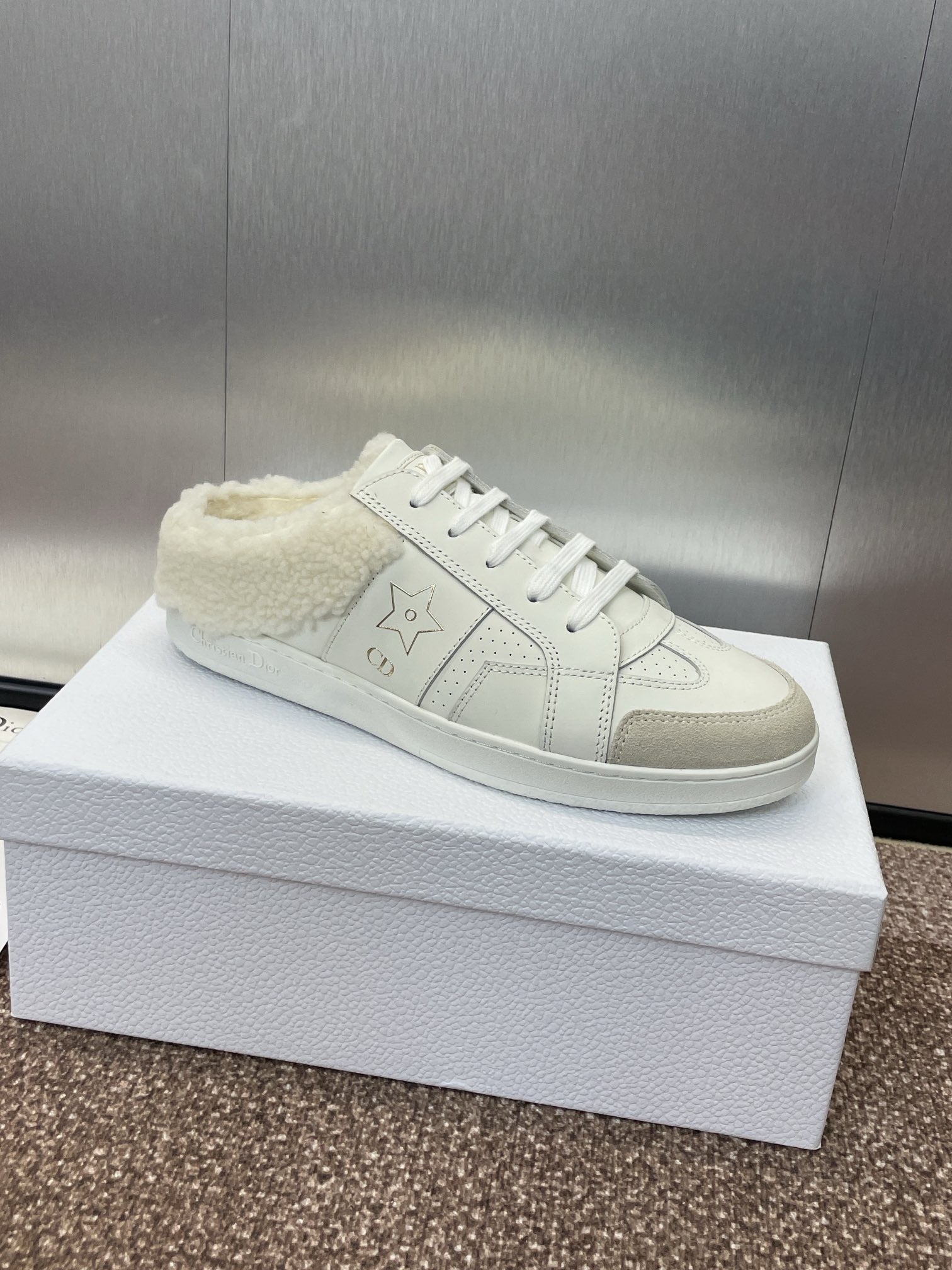 DIOR STAR SNEAKER IN WHITE CALFSKIN AND SHEARLING