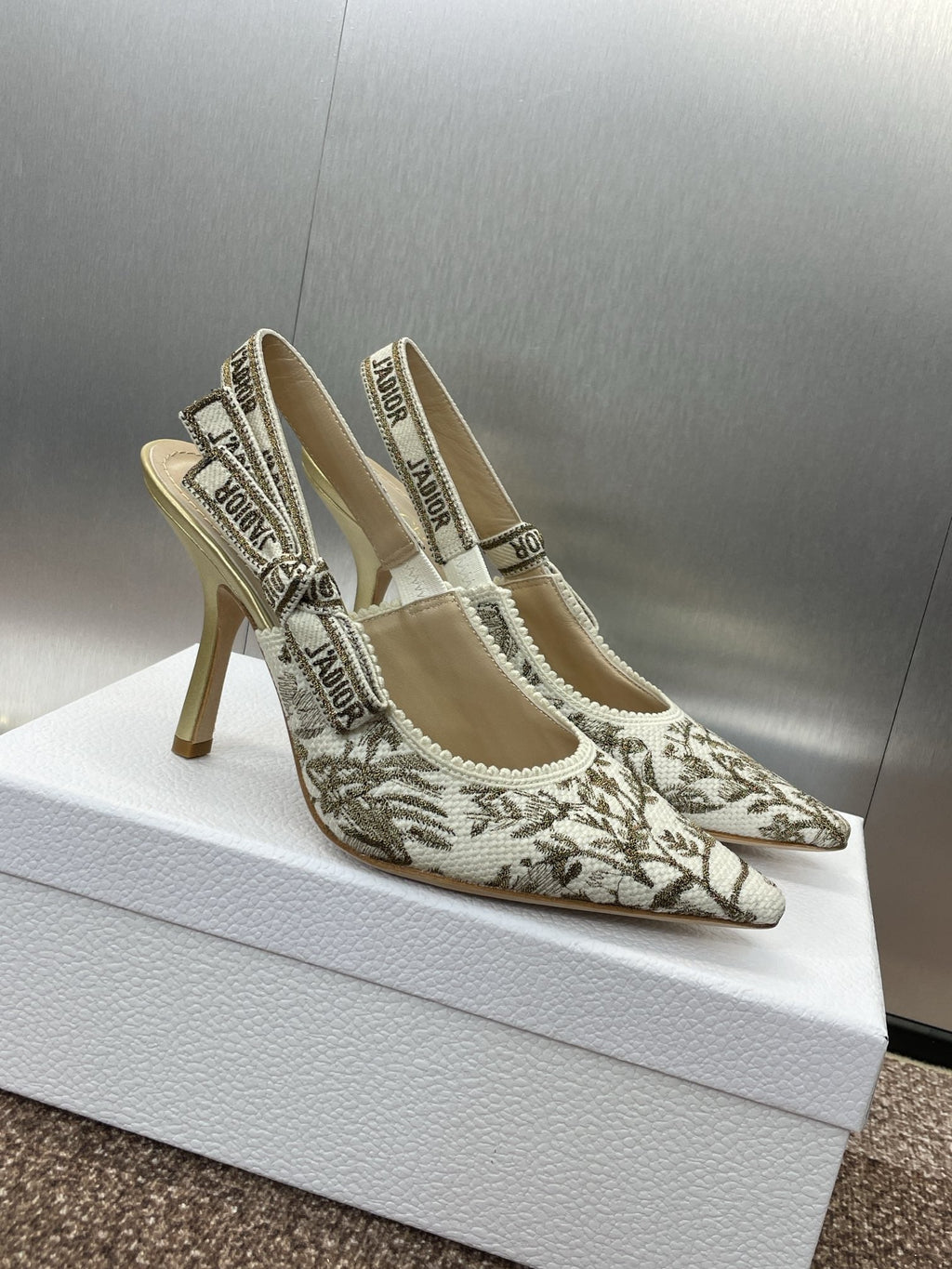 DIOR J'A HIGH SLINGBACK PUMP WHITE AND GOLD-TONE MILLEFIORI JACQUARD 95 MM