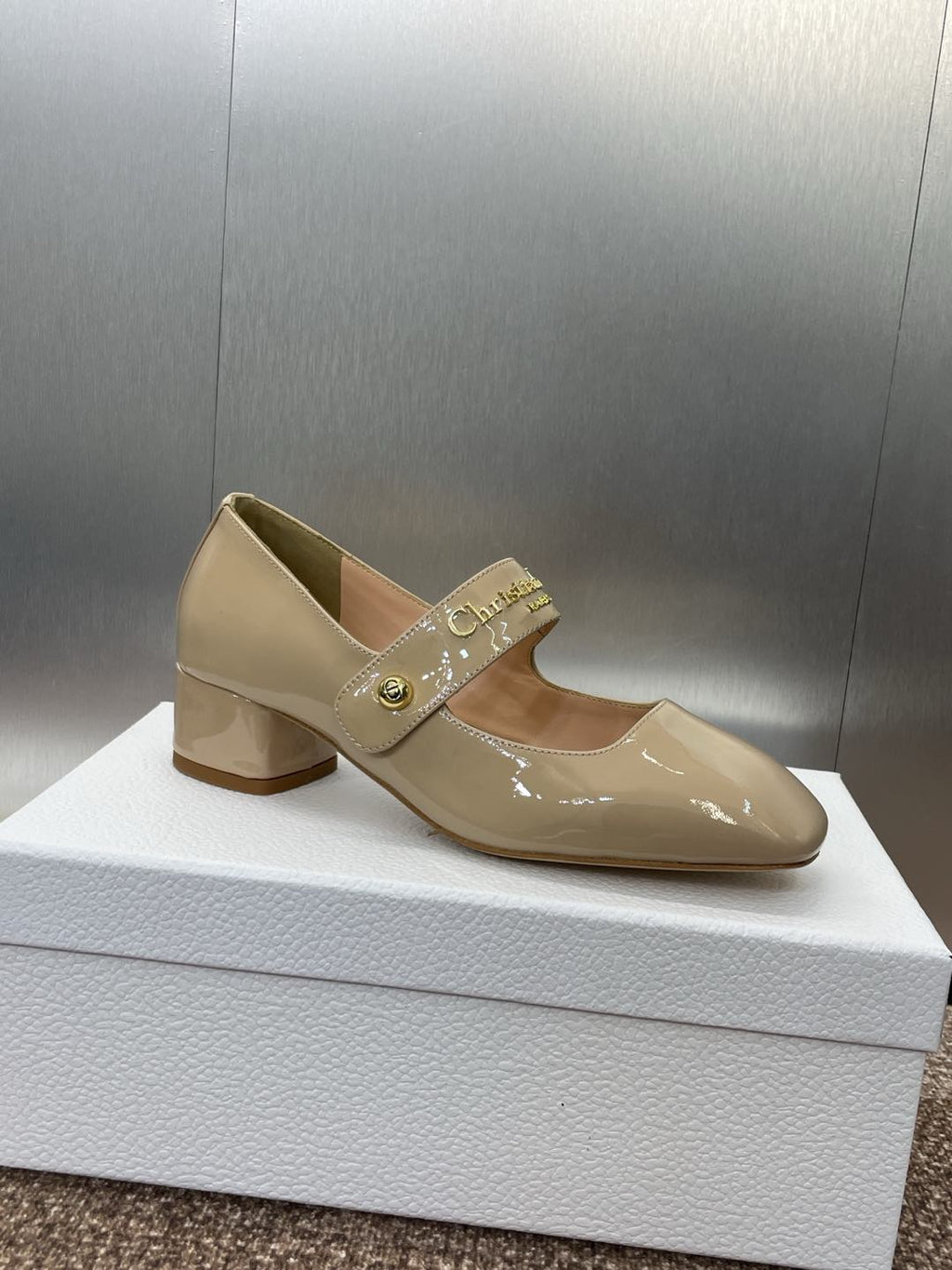 DIOR MEDIUM 35 MM HEEL PUMP IN CAMEL BEIGE PATENT CALFSKIN