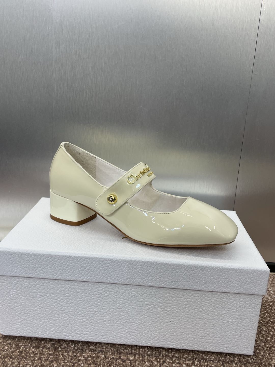 DIOR MEDIUM 35 MM HEEL PUMP IN WHITE PATENT CALFSKIN
