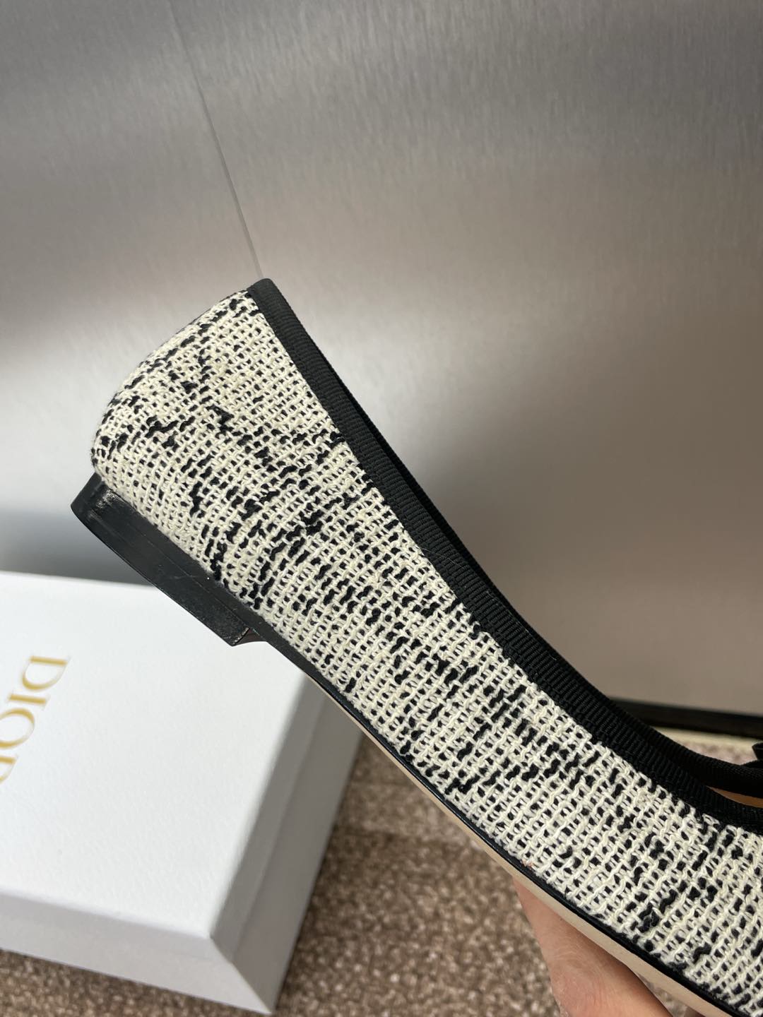 DIOR BALLET FLAT IN WHITE MIX BLACK EMBROIDERED CANNAGE TWEED