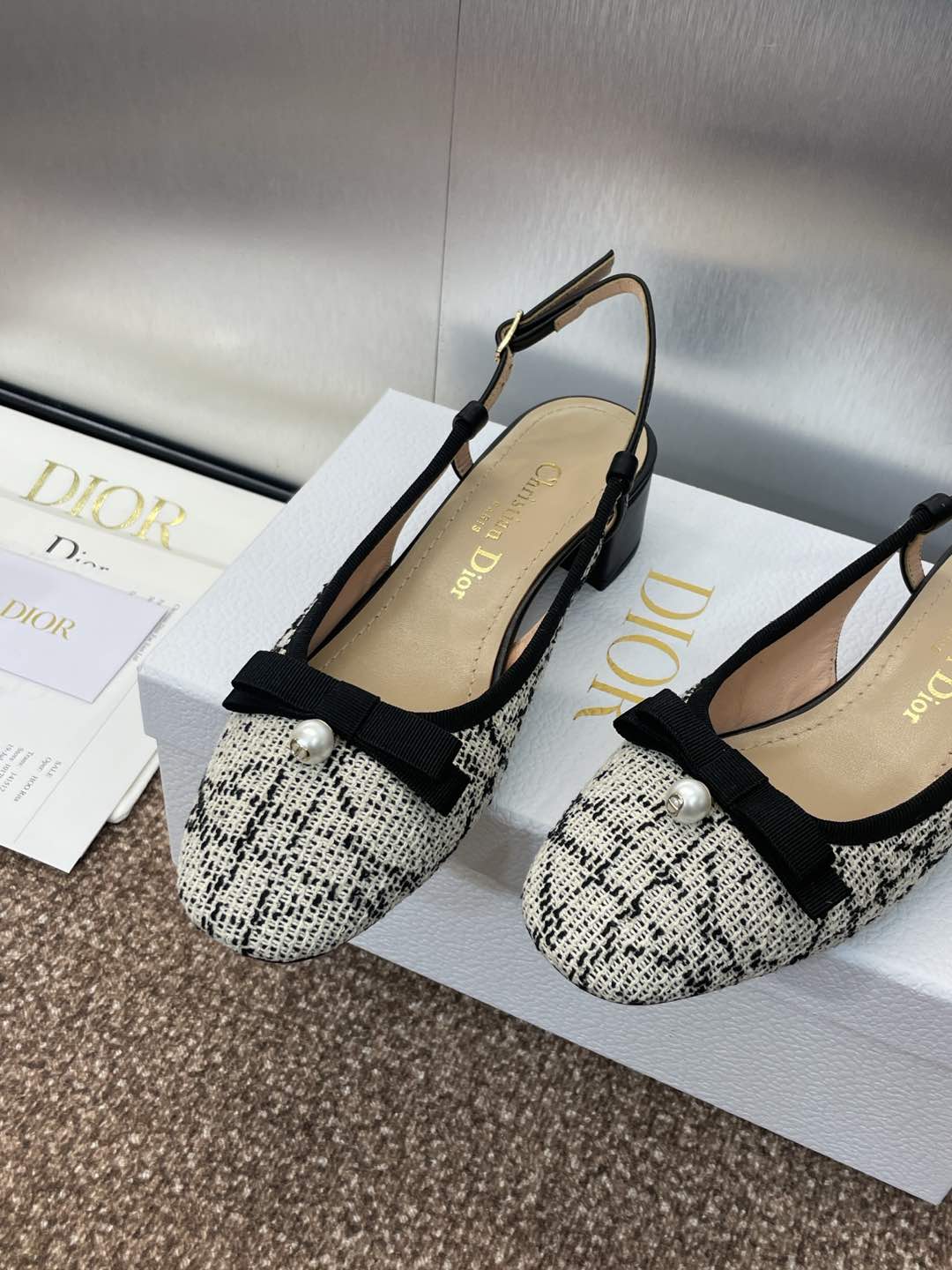 DIOR SLINGBACK PUMP IN WHITE MIX BLACK EMBROIDERED CANNAGE TWEED 35 MM