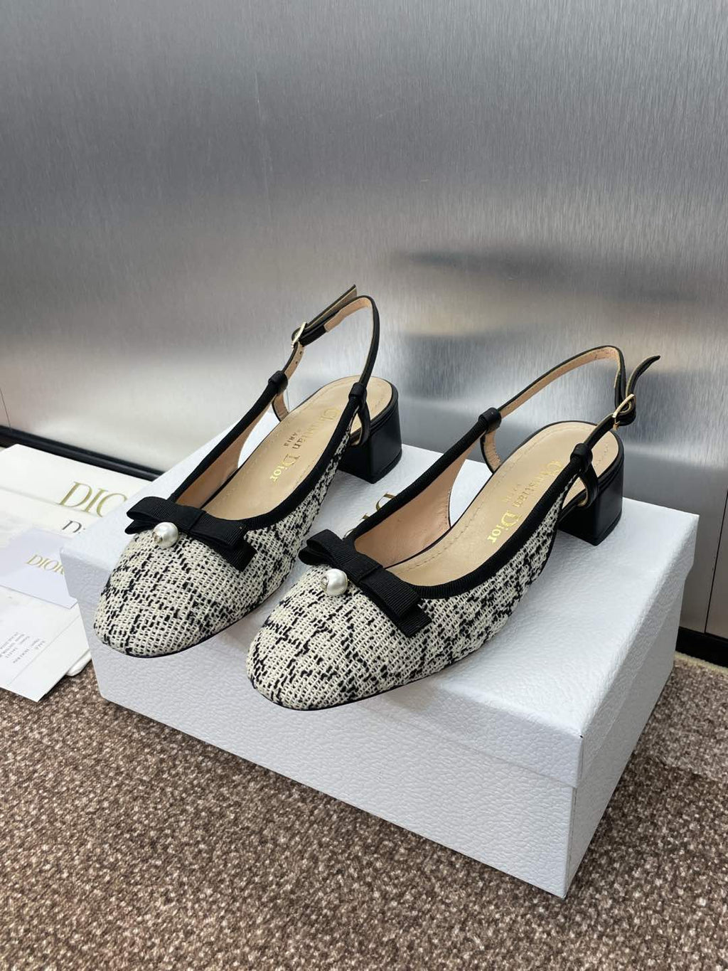 DIOR SLINGBACK PUMP IN WHITE MIX BLACK EMBROIDERED CANNAGE TWEED 35 MM