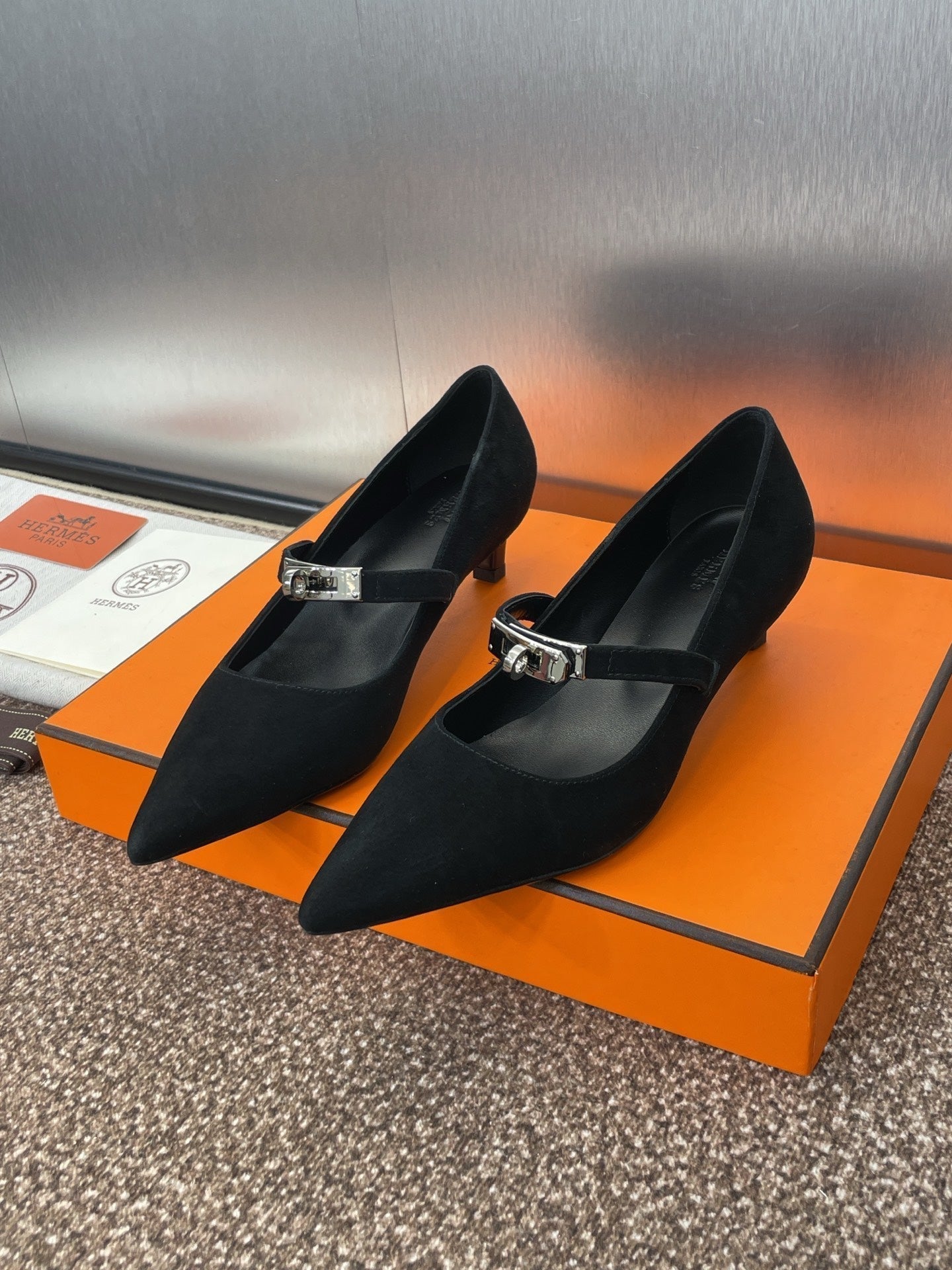HERMES KIARA 40 MM PUMP IN BLACK SUEDE