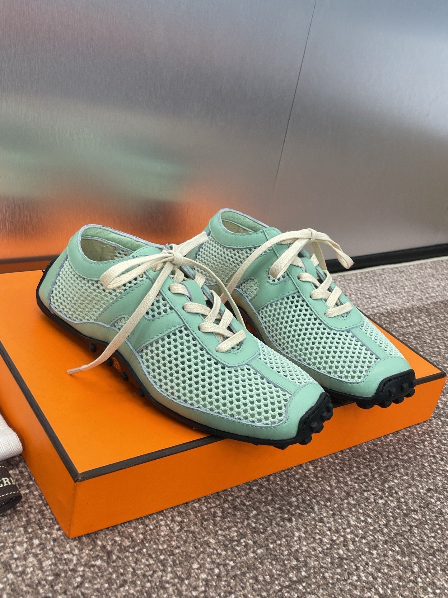 HERMES KIGA SNEAKER IN GREEN MINT CROCHET KNIT AND CALFSKIN
