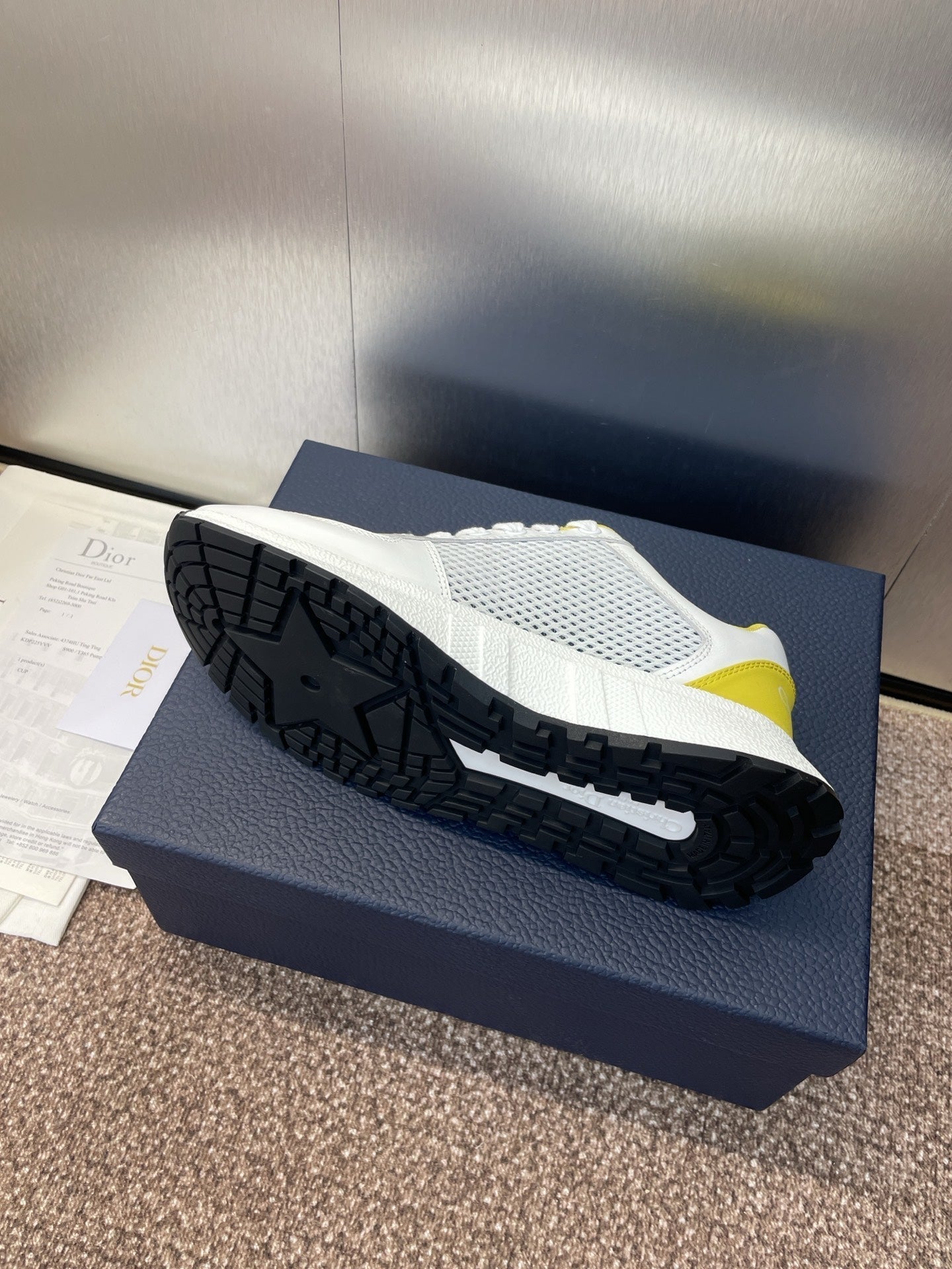 DIOR 25S D-RUN'N COUPLE SNEAKERS IN WHITE YELLOW CALFSKIN AND MESH