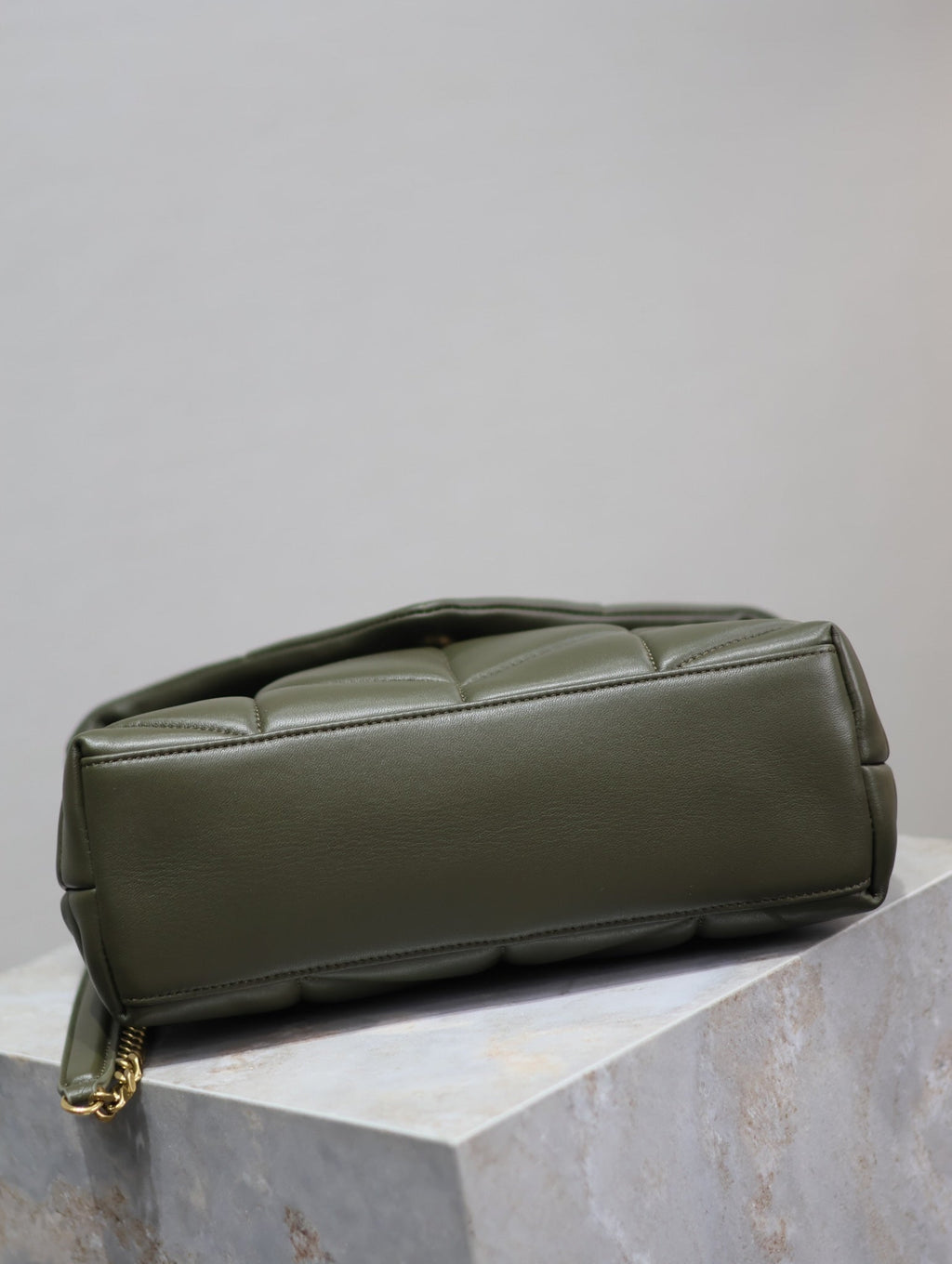 YSL 25S LOULOU PUFFER MM 29 IN DARK OLIVE CALFSKIN GOLD HARDWARE