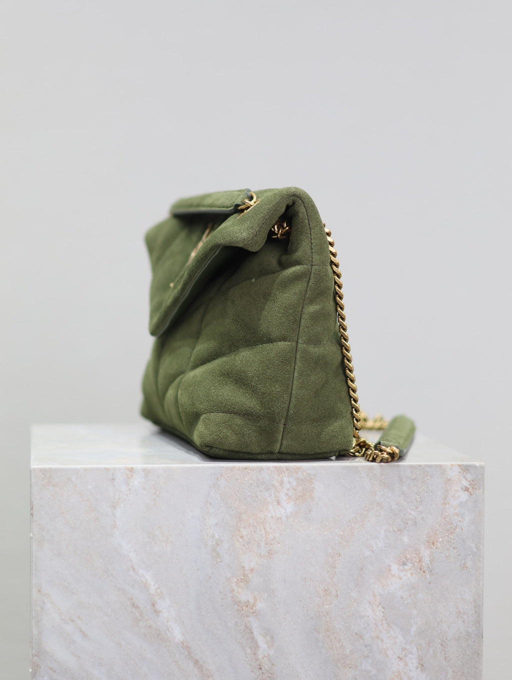 YSL 25S LOULOU PUFFER MM 29 IN GREEN SUEDE GOLD HARDWARE